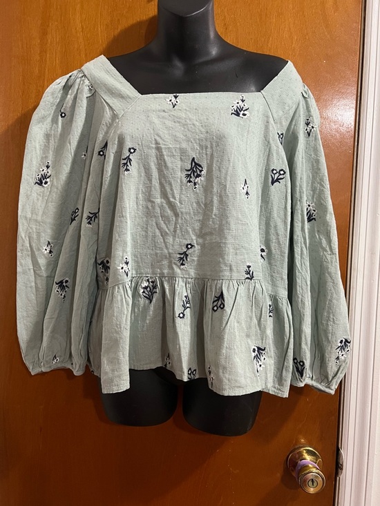 Universal Thread Tops - Universal Thread Sage Green Embroidered Square-Neck Peasant Blouse